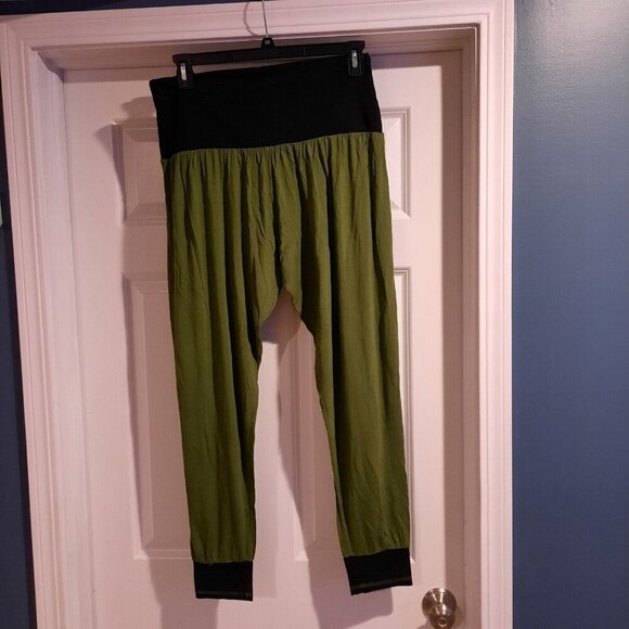 Yogamasti Harem Baggy Yoga Pants Size 8-10 US Green Black Vinayasa Practice - Picture 4 of 11